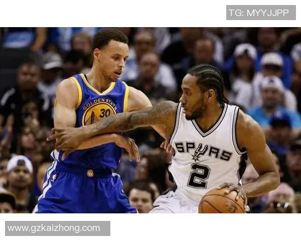 克莱蒙与洛里昂激战正酣比分悬念迭起引发球迷热议